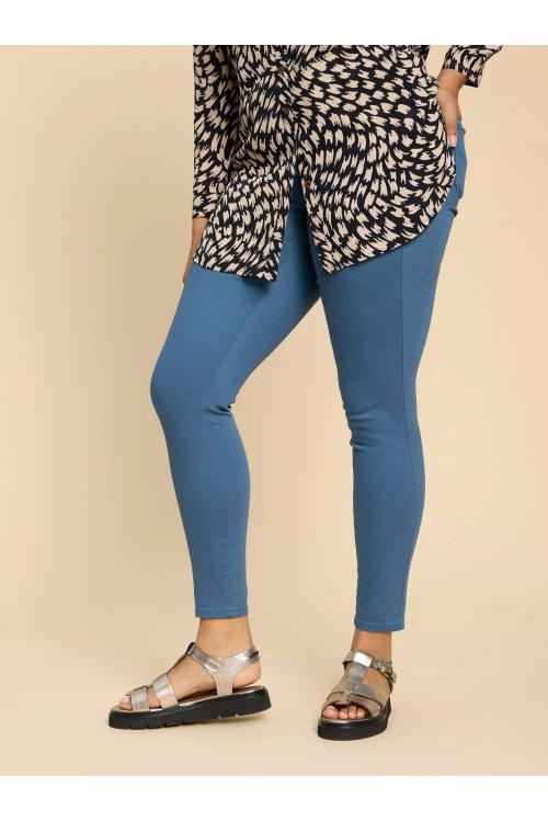 White Stuff Janey Crop Jegging in Mid Blue