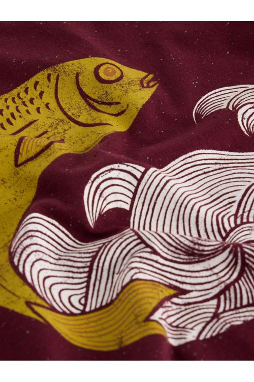 White Stuff Gone Fishing Graphic Tee in PLUM PR Art. WS441557