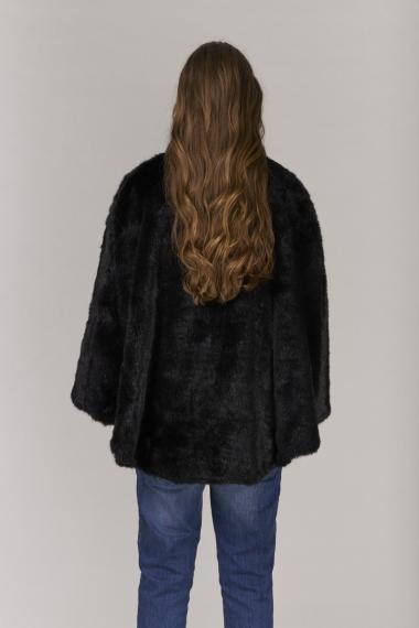 URF8600255-BLK - Embrace Me Cape Unreal Fur